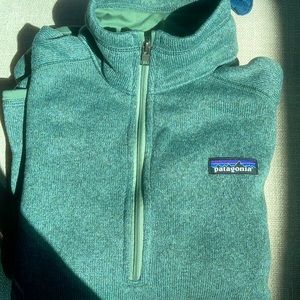 Women’s Patagonia pullover